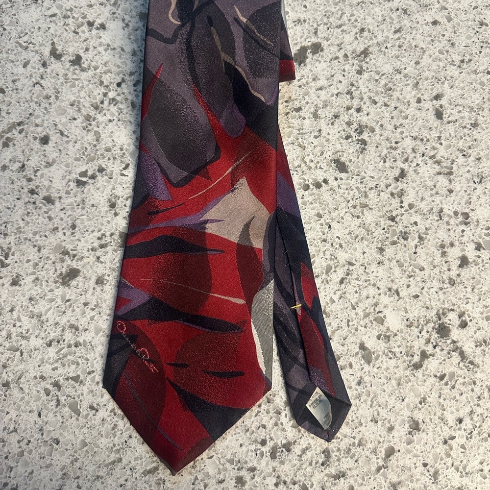 Oscar de la Renta Red and Grey Patterned Tie